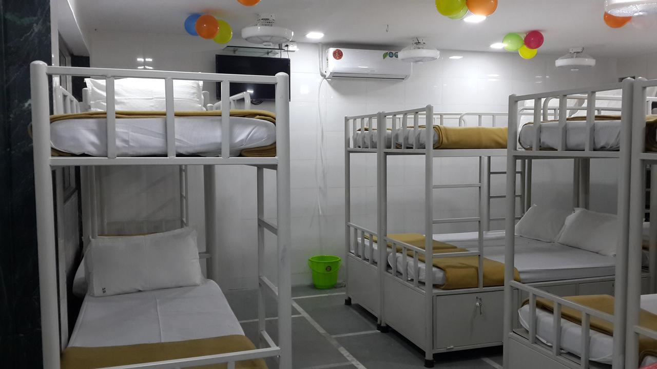 Star Dormitory Bombaj Exteriér fotografie