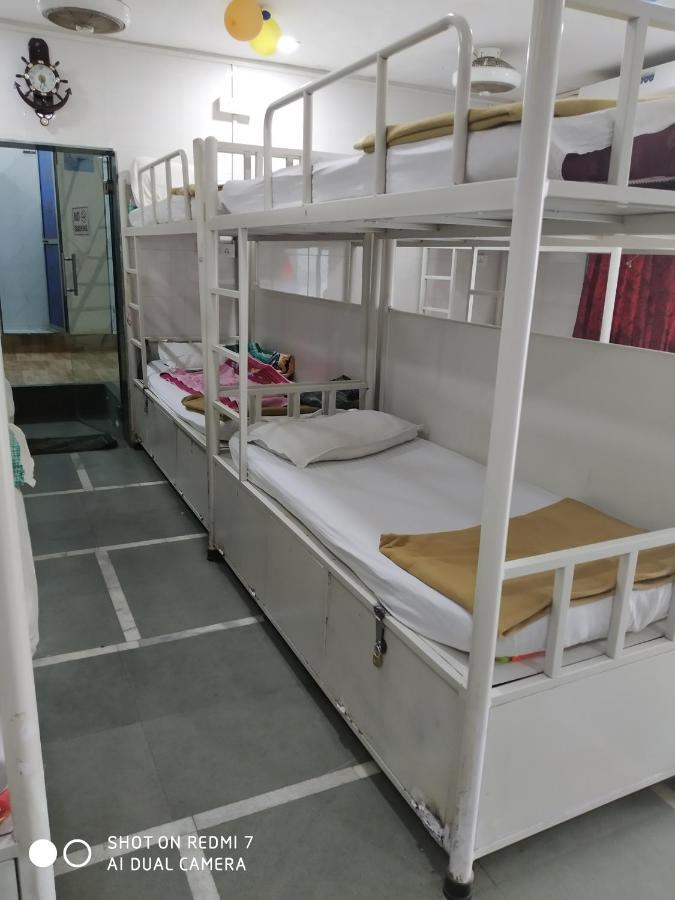 Star Dormitory Bombaj Exteriér fotografie