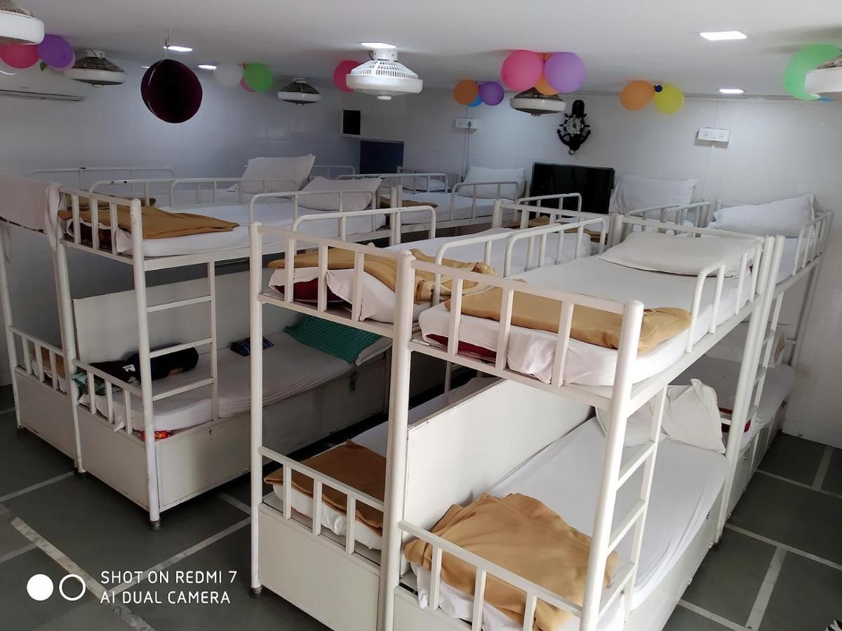 Star Dormitory Bombaj Exteriér fotografie